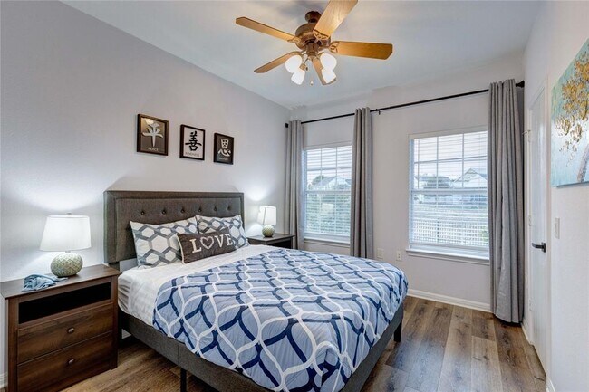 Building Photo - 7510 Lazy Creek Dr