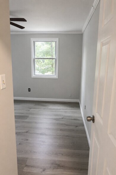 Building Photo - 4 Theriault Ave
