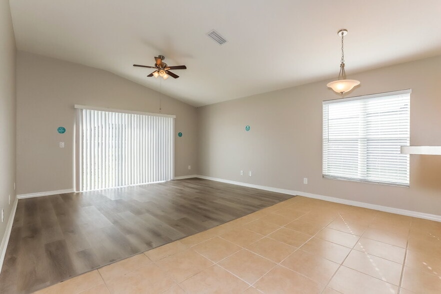 Building Photo - 11515 Mountain Bay Dr