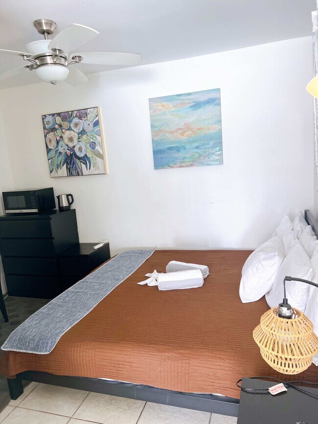 Building Photo - 712 SW 7th Terrace