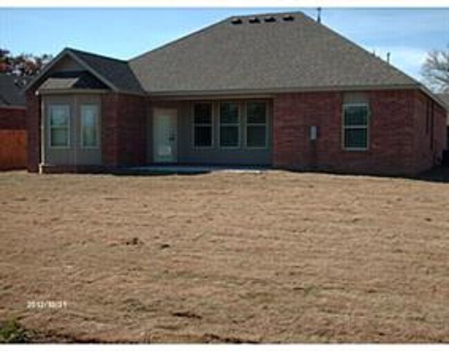 Building Photo - Nice House In SE Fayetteville