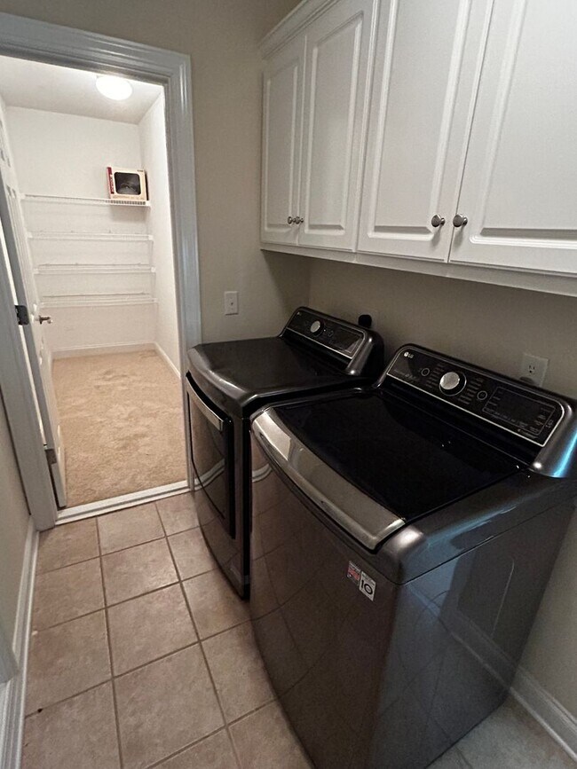 Building Photo - 2500 Grier Cir