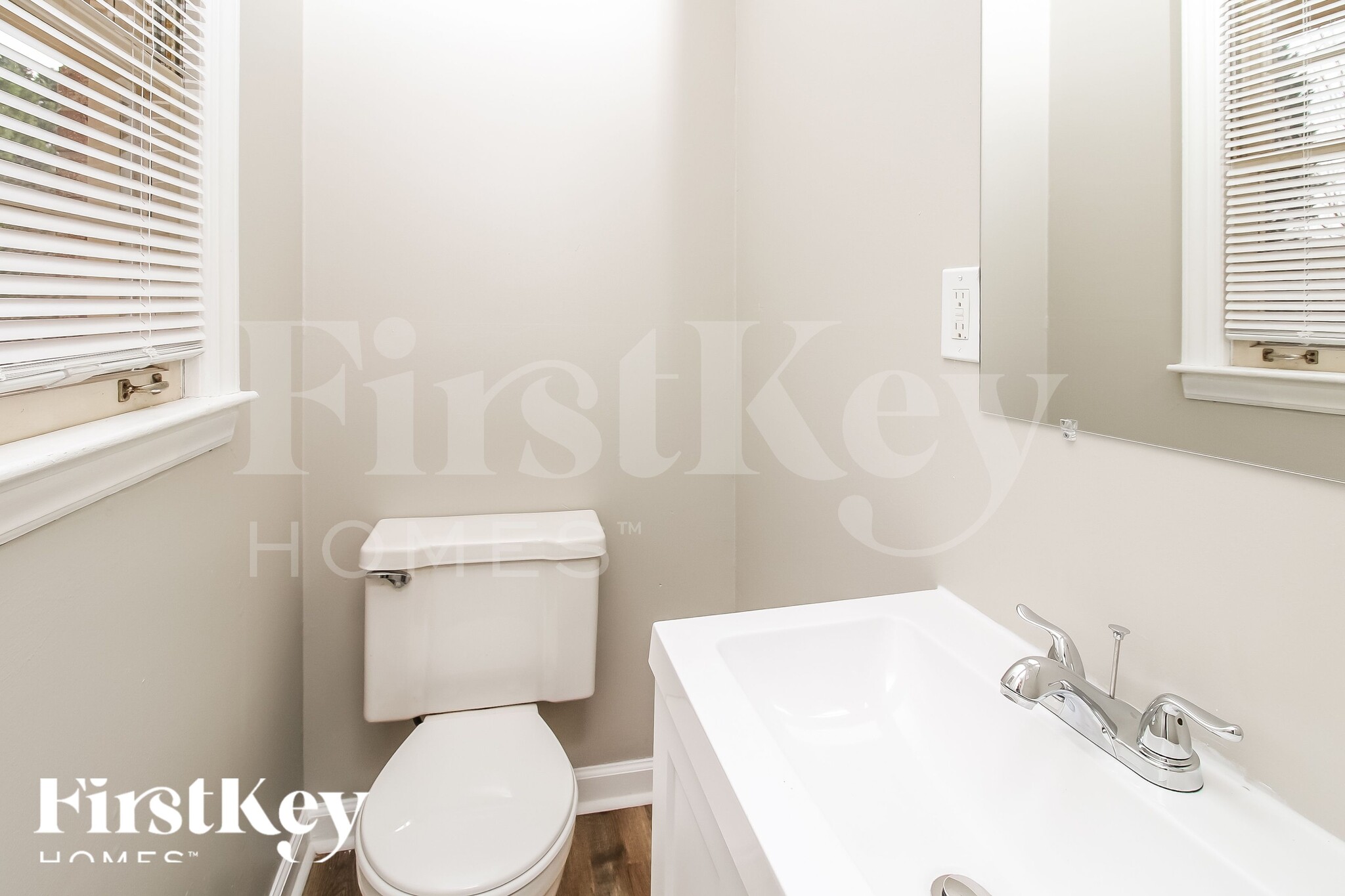 Building Photo - 2672 Lilac Dr