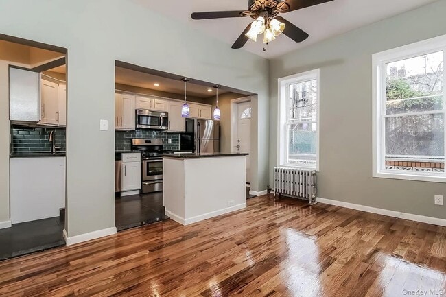 Building Photo - 21 Dewey Pl