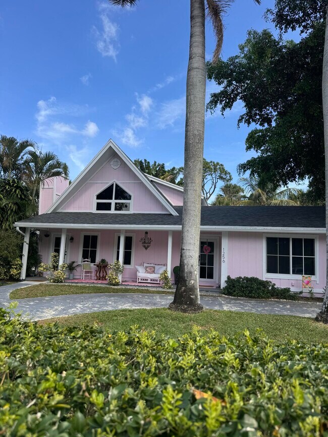 Building Photo - 1256 Palmetto Rd