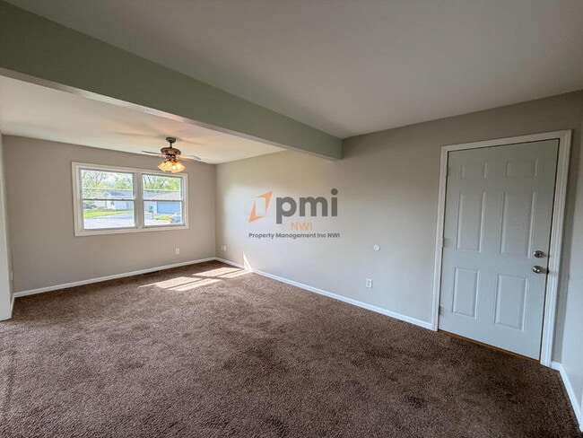 Building Photo - 365 Raven Ct