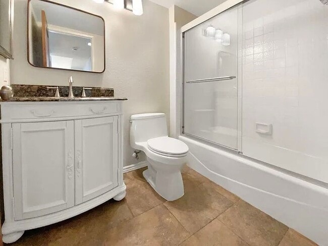 Building Photo - 5982 Birdie Dr