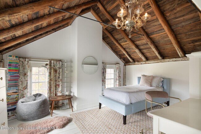 Building Photo - 2073 NY-82