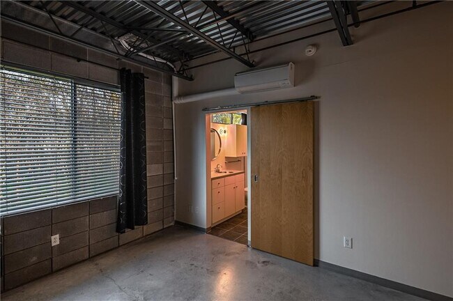 Building Photo - 4801 S Congress Ave