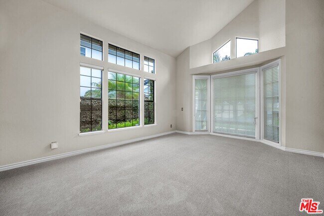 Building Photo - 7517 W 81st St