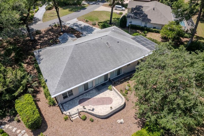 Building Photo - Must See Immaculate 3/2 Rainbow Springs with Lanai