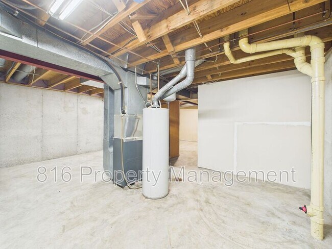 Building Photo - 164-168 Robin Lane