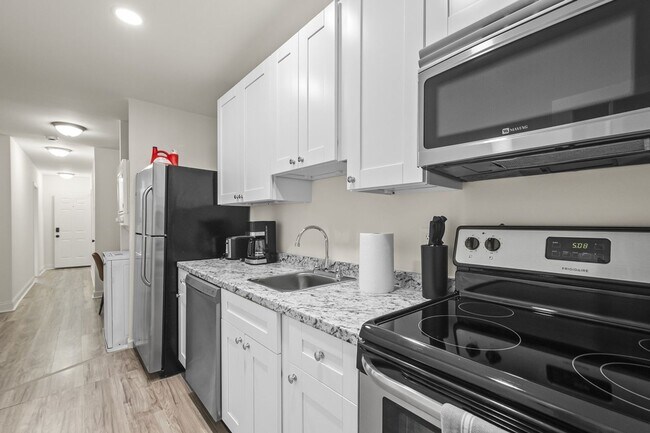 Building Photo - 1211 Simms Pl NE