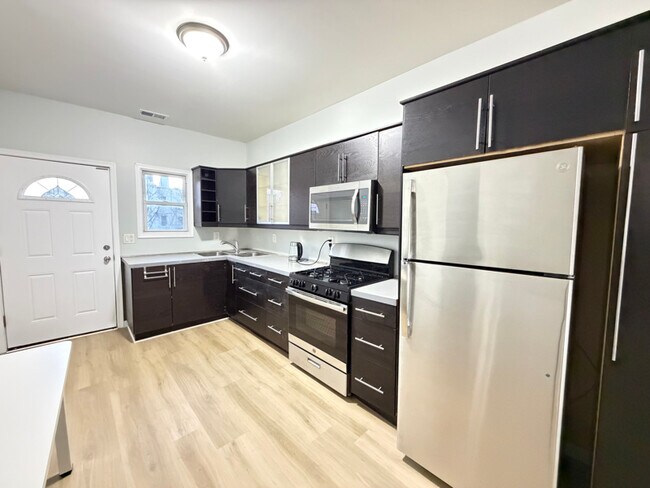 Building Photo - 115 Winfield Ave