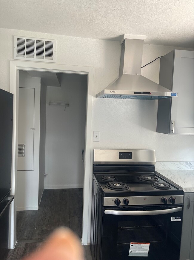 Building Photo - 2629 N Camp Cir