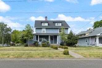 Building Photo - 2 Bedroom 2 Bathroom on College Street!