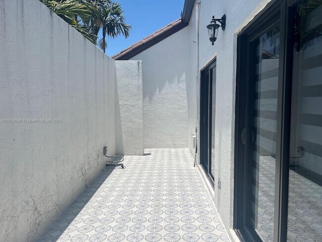 Building Photo - 8735 SW 54th St