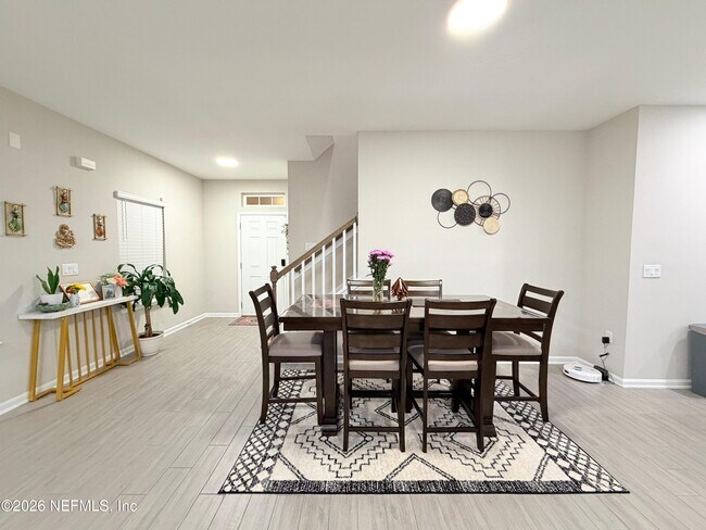 Building Photo - 70 Golden Fern Dr