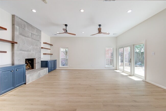 Building Photo - 14207 Stokesmount Dr
