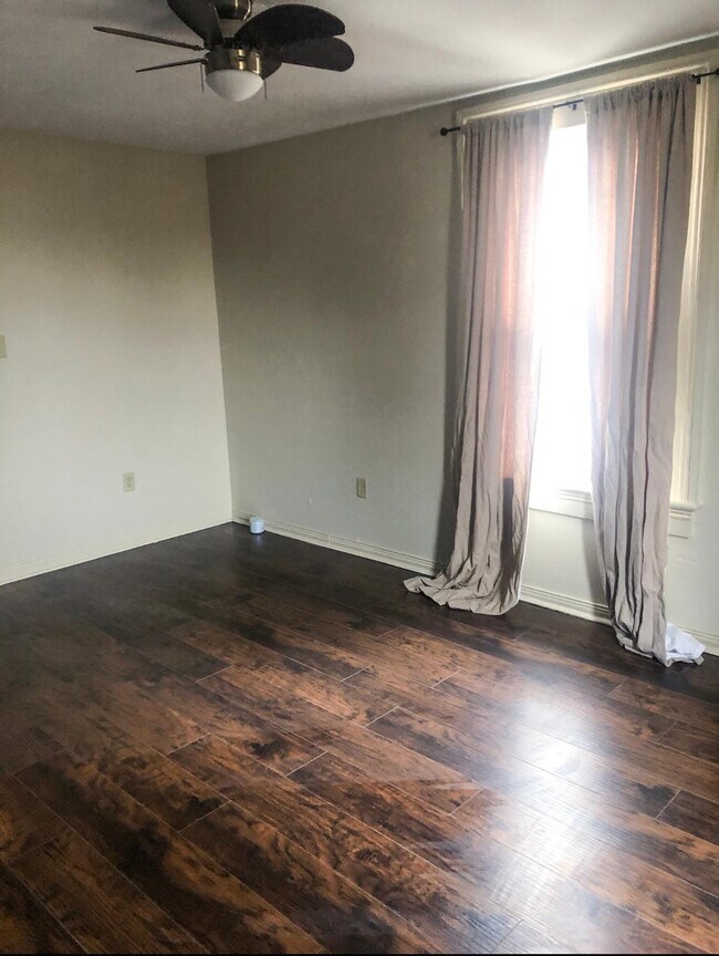 Bedroom 1 (without furniture) - 2113 Toledano St