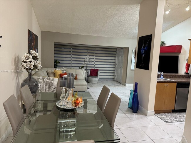 Building Photo - 9446 SW 140th Ct