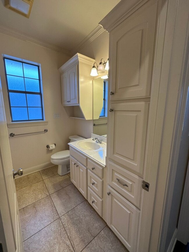 Building Photo - Gorgeous 3 Bedroom Home in North Bossier