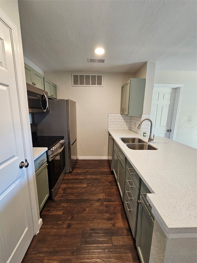 Building Photo - 15534 Zabolio Dr