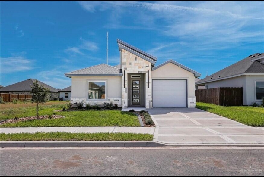 Primary Photo - 5928 N Rayo del Sol St