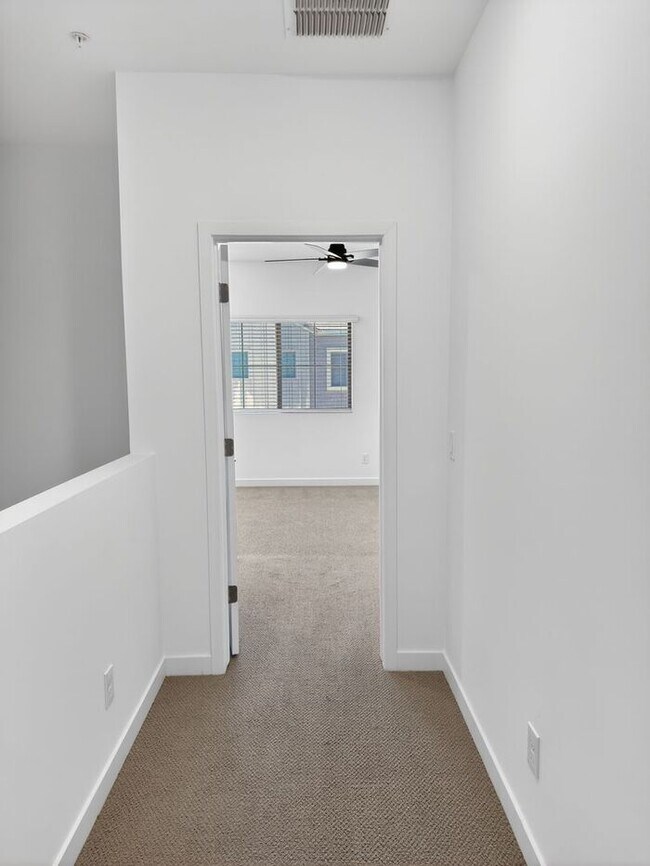 Building Photo - Stunning New 3Beds/2.5Bath Townhome in Phoenix, AZ!