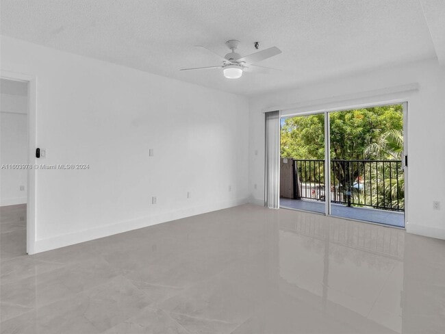 Building Photo - 250 181 Dr
