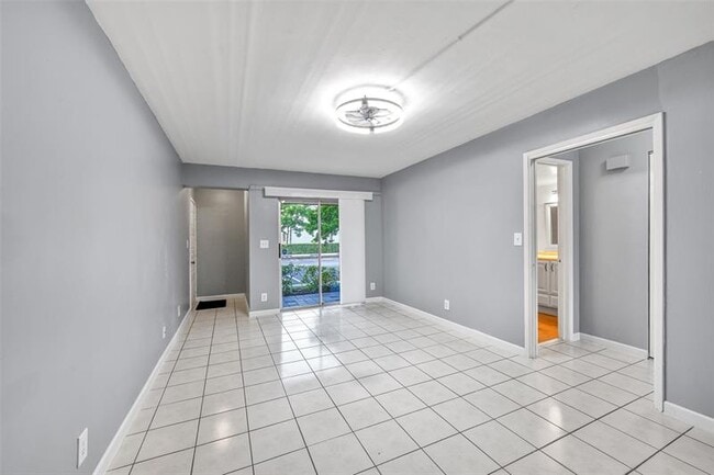 Building Photo - 109 Gardens Dr