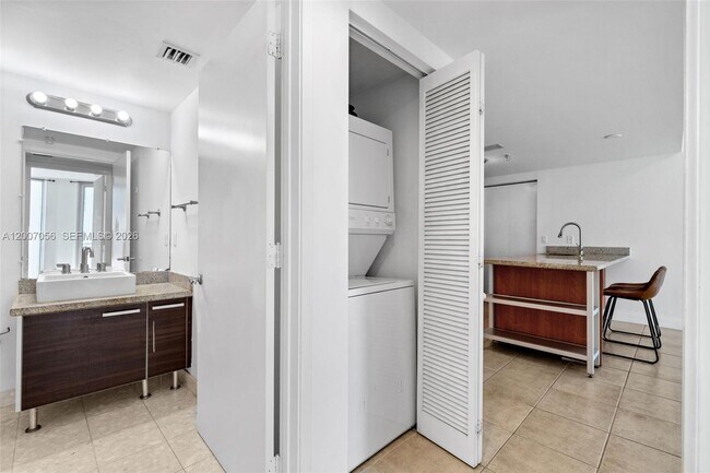 Building Photo - 185 SW 7th St