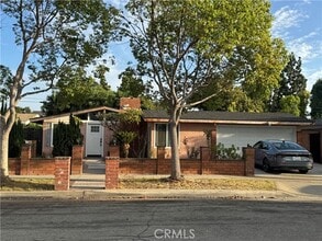 Building Photo - 2128 W Larkspur Dr