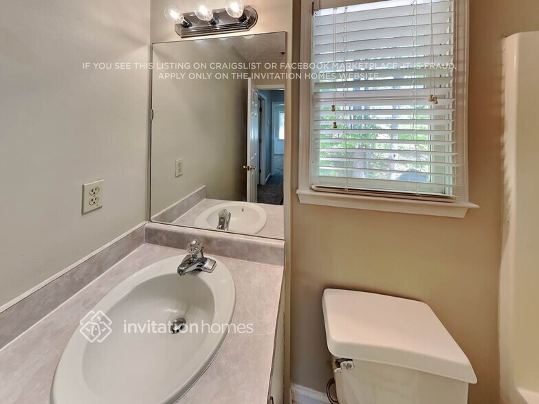 Building Photo - 203 Dene Dr