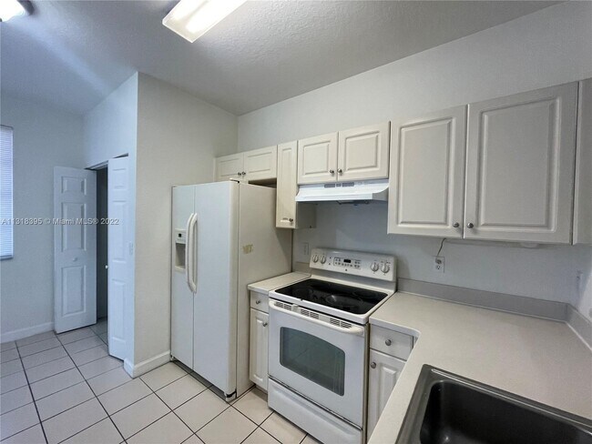 Building Photo - 4130 Napoli Lake Dr