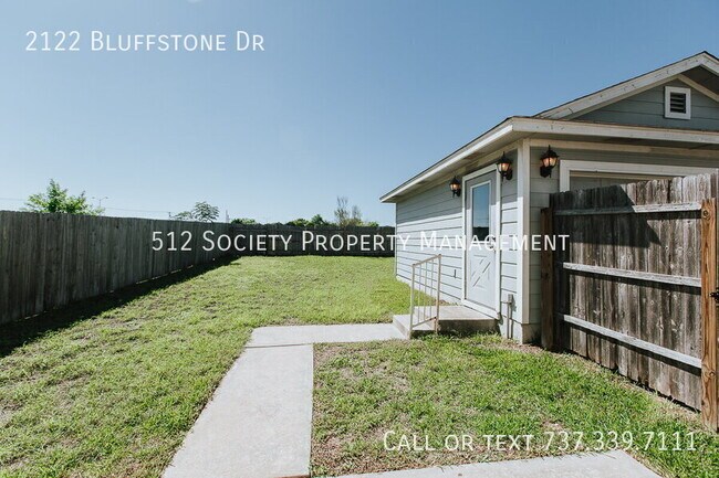 Building Photo - 2122 Bluffstone Dr