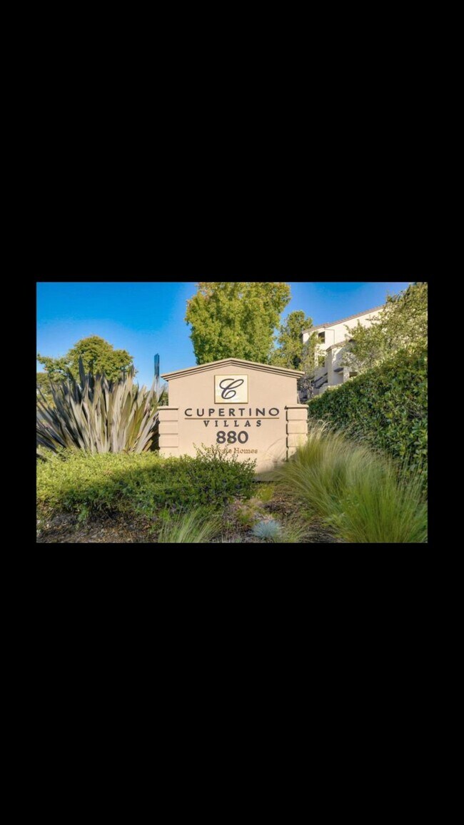 Main Villa View - 880 E Fremont Ave