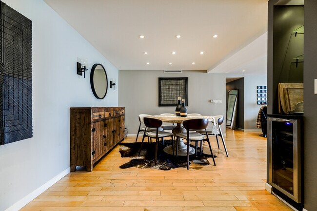 Building Photo - 1212 N Lake Shore Dr