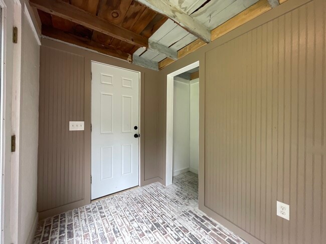 Building Photo - Buxton