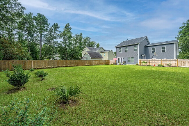 Building Photo - 2808 Ortega Dr