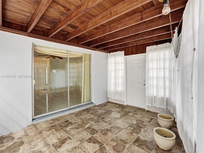 Building Photo - 17791 NE 13th Ave