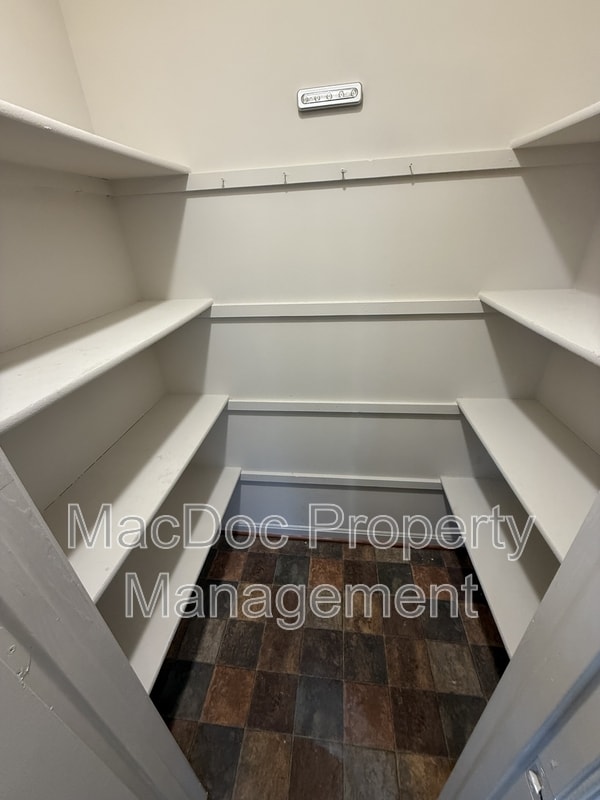 Building Photo - 4345 Normandy Ct