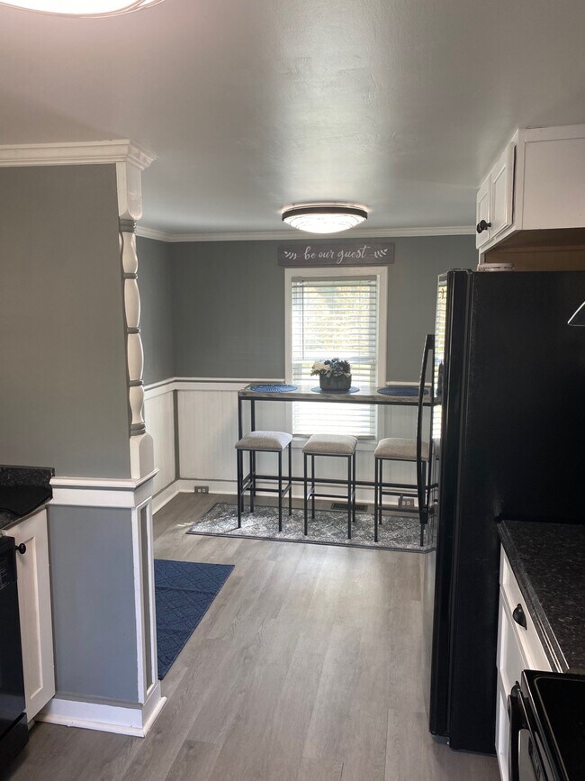 Building Photo - 120 Pearl St