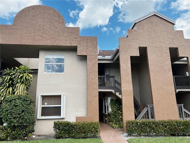 Building Photo - 775 SW 113th Way