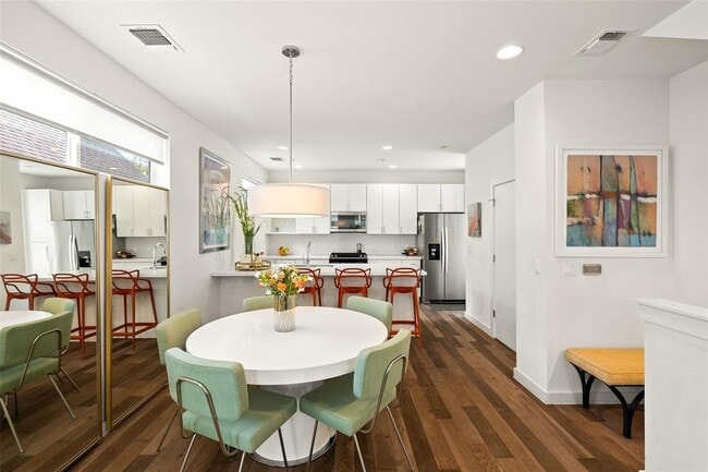 Building Photo - 3109 Aldwyche Dr