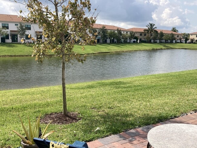 Building Photo - 10092 Brickhill Dr