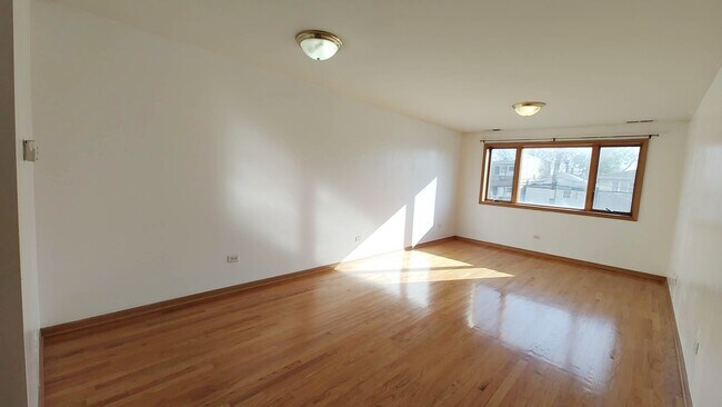 Building Photo - 313 W 23rd St