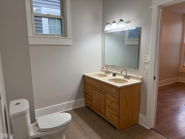 Building Photo - 717 Parkway Ave