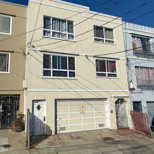 Building Photo - 10 Pueblo St