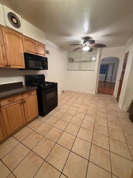 Building Photo - 314 E 83rd St